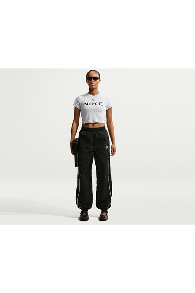 Nike Kadın Sportswear Chill Knit Dar Kesim Crop Tişört | II3658-043