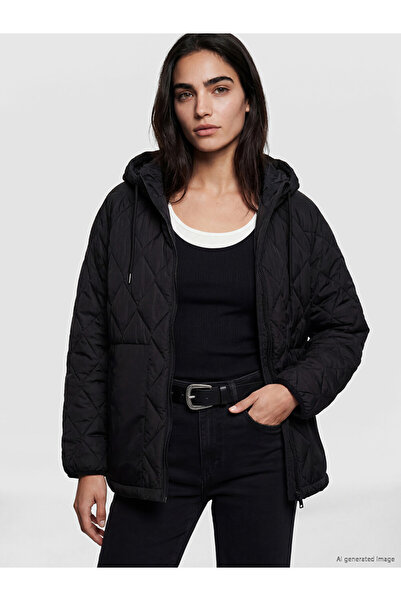 LC Waikiki Rmz Gi̇yi̇m Farkiyla Hooded Quilted Women's Puffer Jacket