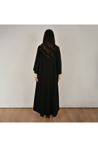 HAWRAA ABAYA عباية لف سوداء بأكمام واسعه مزينة بتفاصيل كورشيه بيج