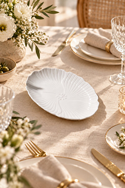 welcomein Porcelain Oval Serving Plate 30 cm – Flower-Shaped White Presentati...