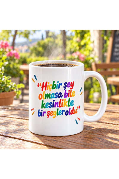 Tomris Hatun Kesinlikle Bir Şeyler Oldu Mottolu Kahve Kupası, Çift Taraflı Sü...
