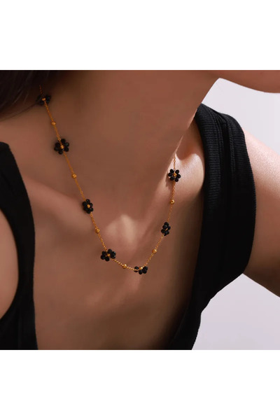 Peach Jewelry Κολιέ με μαύρα λουλούδια από χάντρες και αλυσίδα με μπίλιες, απ...