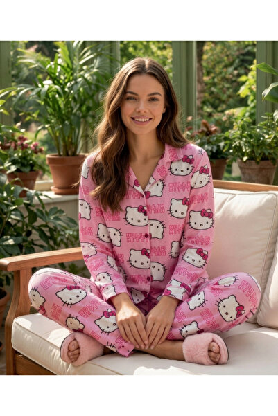Hello Kitty Desenli Düğmeli Pijama Takımı
