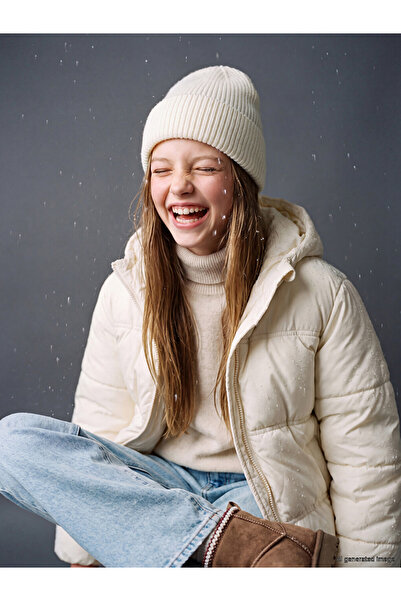 LC Waikiki Rmz Gi̇yi̇m Farkiyla Hooded Girl's Puffer Jacket