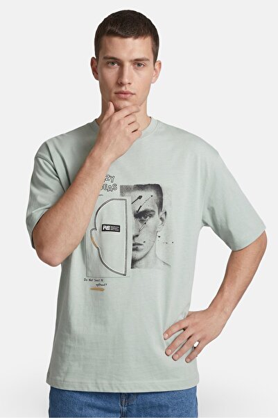 Highlander Men Crew Neck Short Sleeve Graphic Print T-Shirt, Sage Green