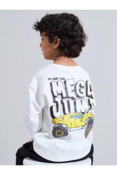 Styli Boys Off White Graphic Print Regular Fit Sweatshirt
