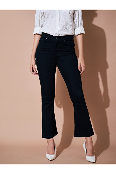 Sassafras By Styli Black Mid-Rise Regular Bootcut Jeans