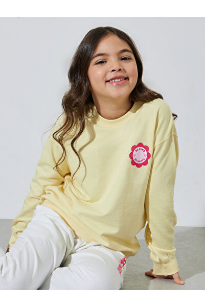 Styli Girls Yellow Graphic Print Oversized Sweatshirt