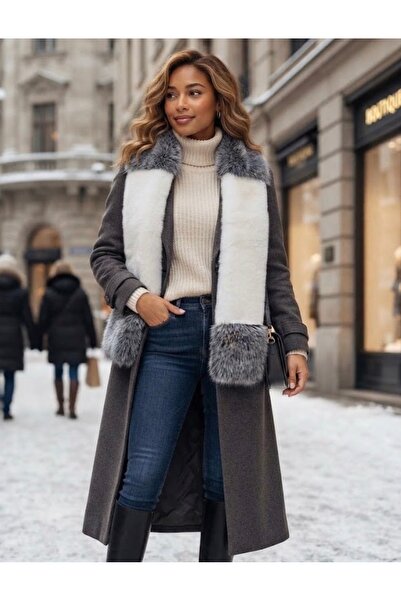 Vemod Fur Detailed Scarf