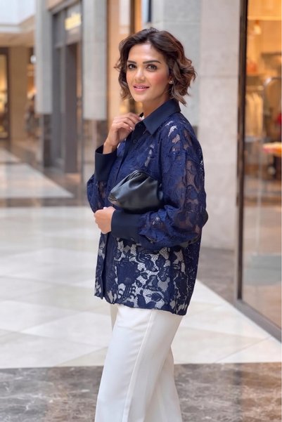 Nevin Kaya Moda Lacivert Güpürlü Özel Tasarım Gömlek - %100 Pamuk