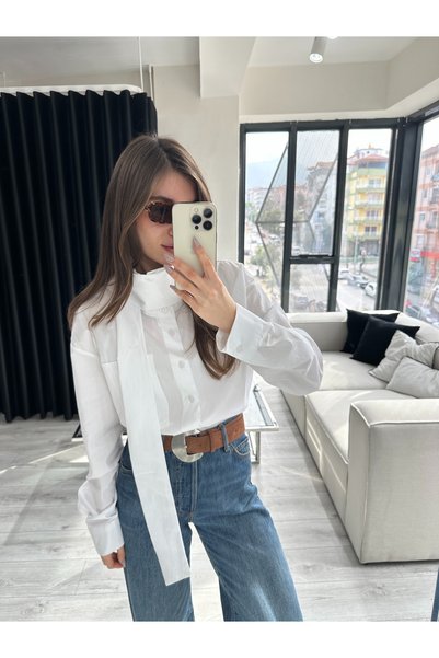 Özgece DİK YAKA FULAR DETAY GÖMLEK