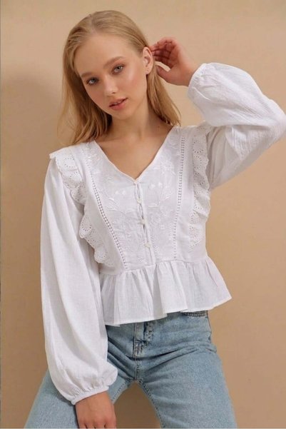 Swana Women's V-Neck Blouse with Scallop and Embroidery - White