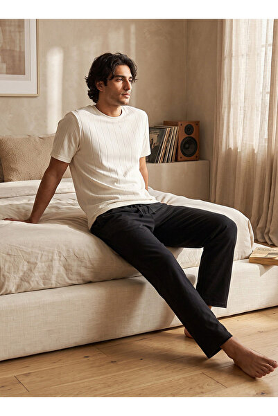 FAV Textured T-shirt & Pyjama Set