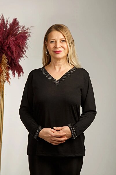 Boutique Arzu İnan - V-Neck Women's Blouse