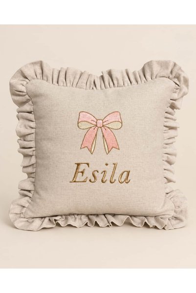 Hey Little Dear Kişiye Özel İsim Nakışlı Signature Collection Pembe Fiyonk Fırfırlı Keten Yastık