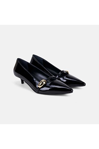 Desa Women's Black Gold Buckle Short Heeled Patent Leather Shoes