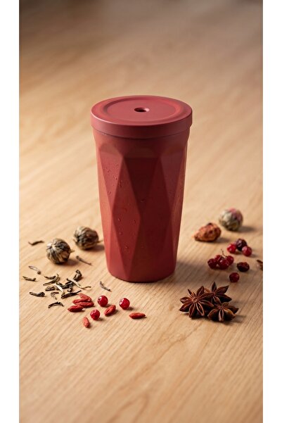 Primo Plus 600ml A thermal mug featuring a modern, wavy design and distinctiv...