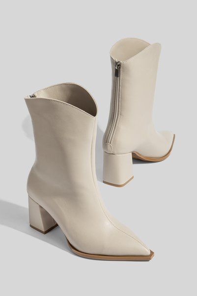 camaiore Women's Beige Thick Heeled Pointed Toe Boots
