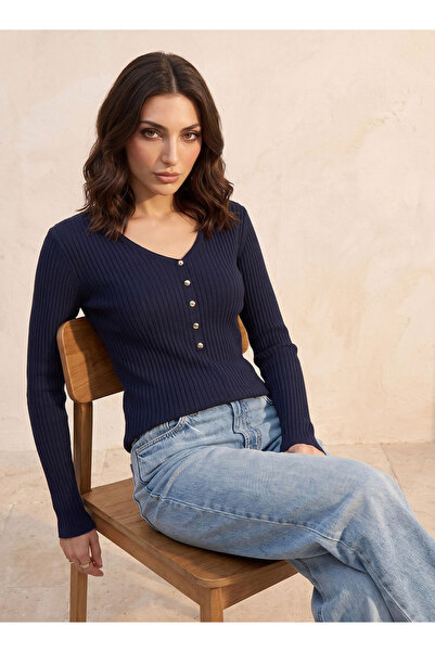 FAV Basic Ribbed V-neck Sweater