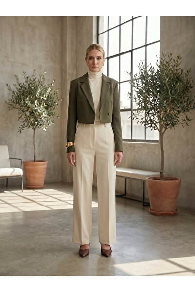 Miloja Düğme Detaylı Crop Ceket | Vatka Detaylı Crop Blazer Ceket