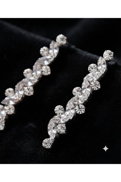 ROSALINDA White Shuttle Stone Earrings