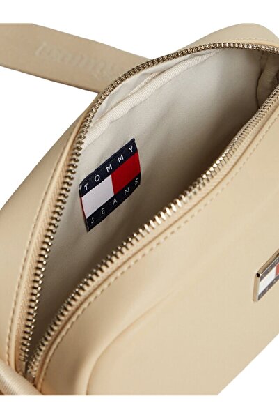 Tommy Hilfiger Women's Cream Shoulder Bag with Brand Logo, Suitable for Daily...