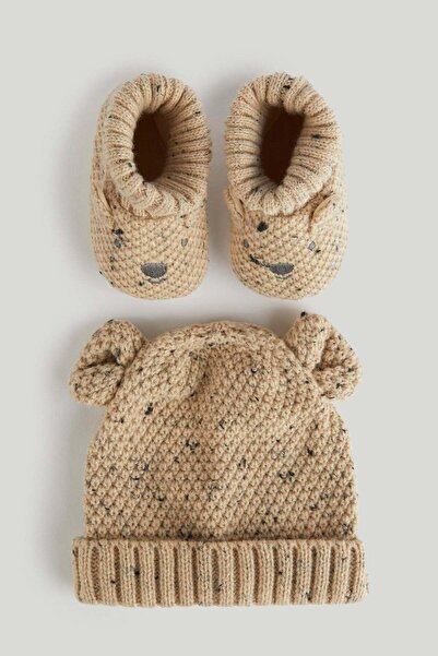 MOTHERCARE طقم قبعة محبوكة على شكل دب مع أحذية صغيرة