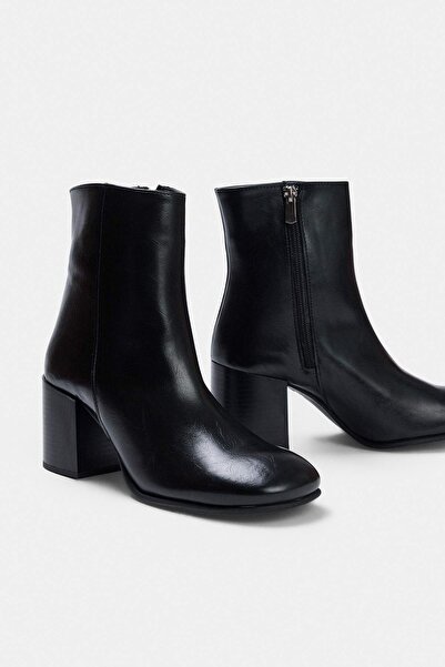 TRENDYOL SHOES Black 7 cm Block Heeled Women's Boots Takaw27Bo00042