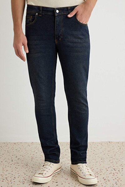 TRENDYOL MAN Lacivert Regular Fit Esnek Kumaş Jeans Kot Pantolon TMNSS25JE00001