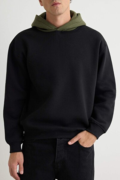 TRENDYOL MAN Siyah-Haki Oversize/Geniş Kesim Kapüşonlu İçi Şardonlu Sweatshir...