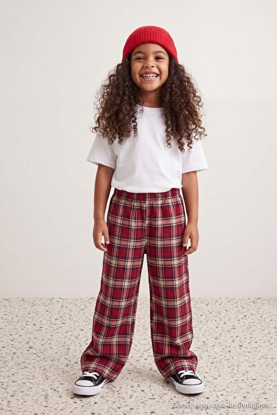 TRENDYOLKIDS Bordo Kız Çocuk Ekose Desenli Düz Örme Pantolon TKDAW27PL00010