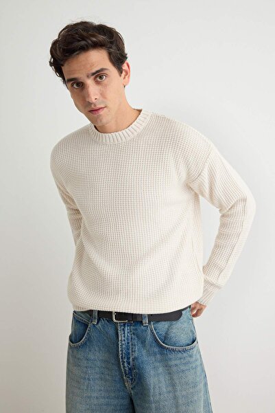 TRENDYOL MAN Ekru*001 Oversize Bisiklet Yaka Kazak TMNAW24KZ00032