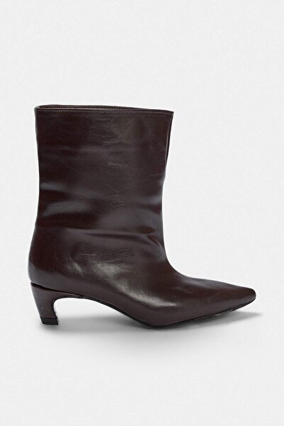 TRENDYOL SHOES Καφέ Γυναικείες Μπότες με Μυτερή Μύτη και Τακούνι 4,5 εκ. TAKA...