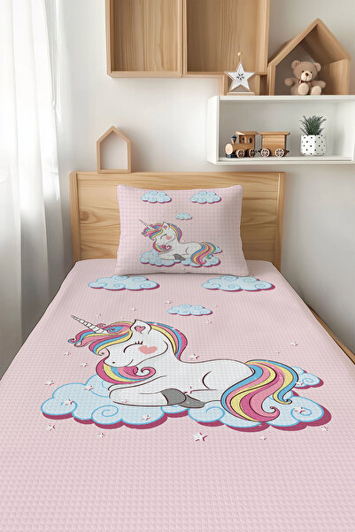Şen Dekorasyon Bulutta Unicorn Desenli Çocuk Pike Takımı