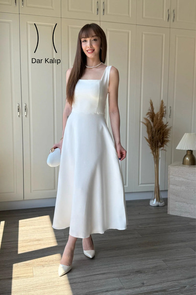 Dilay Gökoğlu Butik Λευκό φόρεμα μίντι με τετράγωνο γιακά και λεπτομέρεια φου...