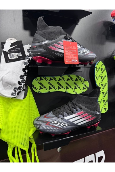 Krampon odası F90 Professional Football Boots