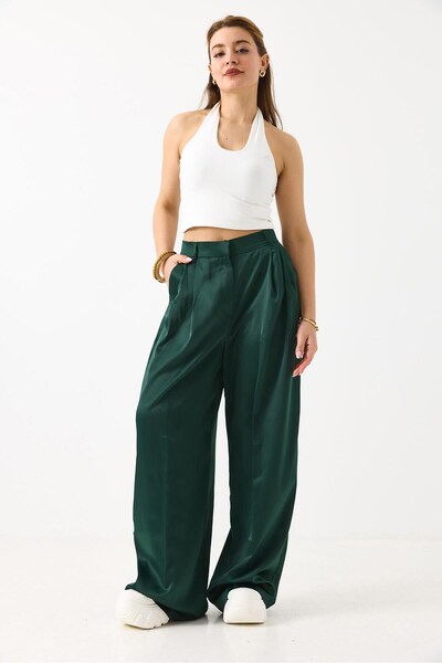 Juuuj Green Satin Textured High Waist Loose Cut Wide Leg Pleated Pants with P...