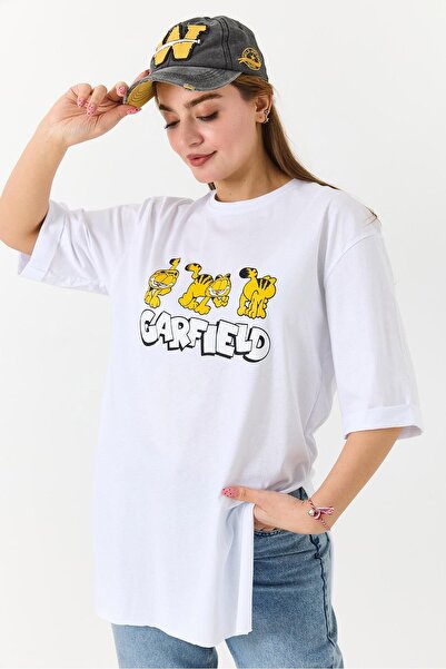 Juuuj White Stretchy Textured Crew Neck T-Shirt with Side Slits and Garfield ...