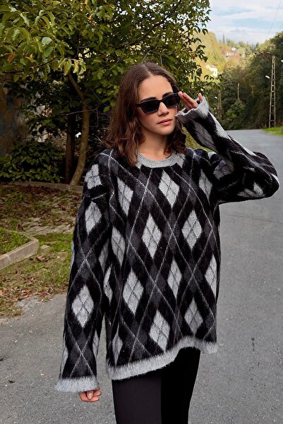 Juuuj Black Stretchy Furry Textured Crew Neck Oversize Diamond Pattern Knitte...