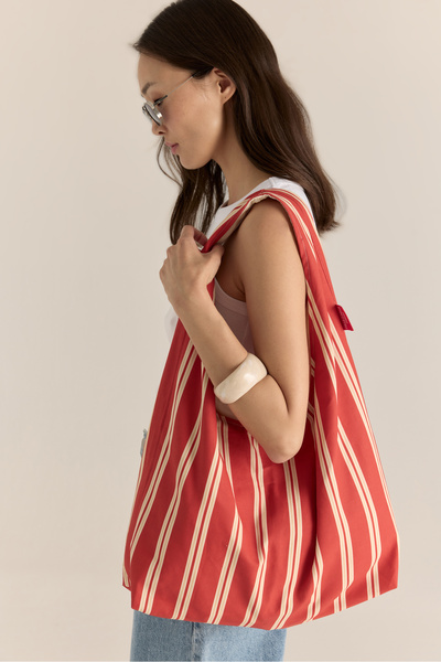 Fille a Fille Design Studio Red Stripe Omuz Çantası, kanvas bez çanta baskılı