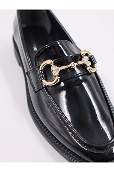 Sister in Love Iva Taş Detaylı Parlak Rugan Kadın Loafer