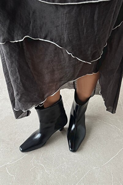 STRASWANS Viva Women's Wrinkled Leather Boots Black