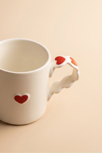 Karaca Sweetheart Kalp Detaylı Kupa Beyaz 480 ml