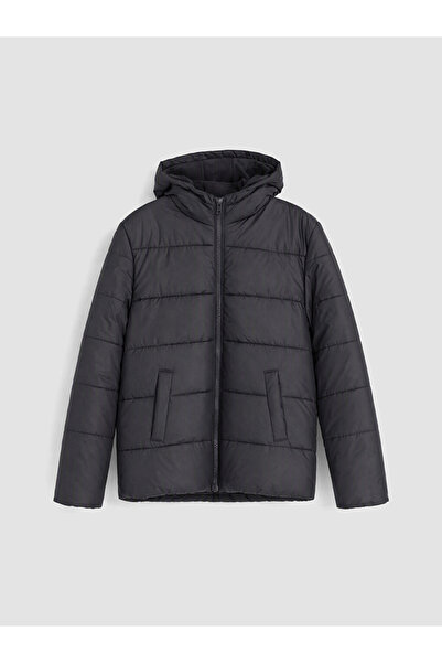 LC Waikiki Hooded puffer jacket for boys