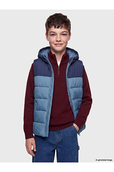 LC Waikiki Rmz Gi̇yi̇m Farkiyla Hooded Boys' Puffer Vest