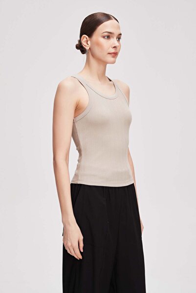 Livia Women's Waist-Length Plain Top