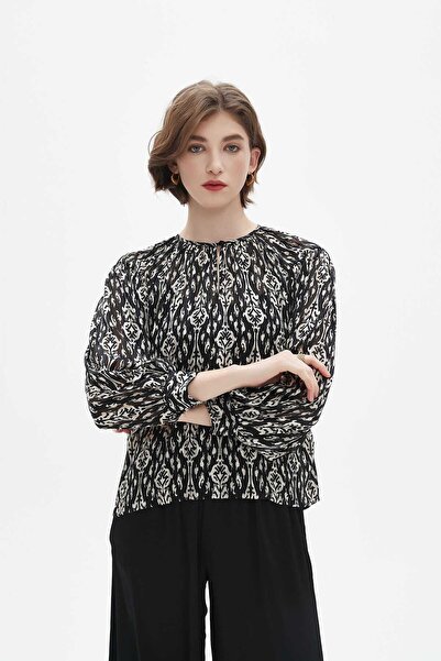 Livia Women's Patterned Long-Sleeve Round-Neck Front-Opening Blouse