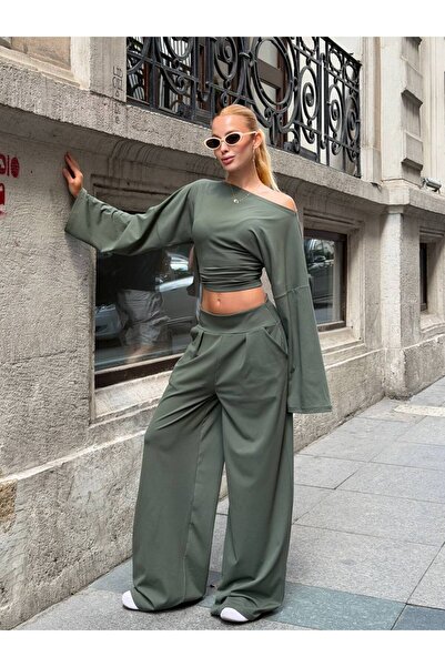 ELBEY One-Shoulder, Low-Cut, Loose-Sleeved Two-Piece Set