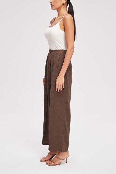 Livia Women's Wide-Leg Plain Trousers