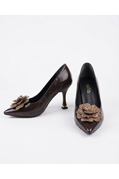 Enes Ayakkabıcılık Women's patent leather pointed-toe heels with rhinestone f...